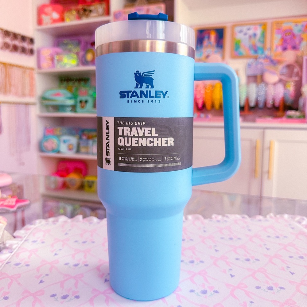 Stanley 40oz Quencher Cornflower Light Blue